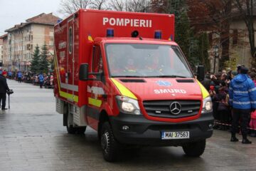 Mii de persoane au sărbătorit Ziua Națională a României în centrul Sucevei