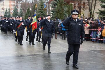 Mii de persoane au sărbătorit Ziua Națională a României în centrul Sucevei