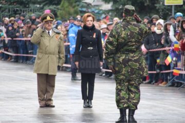 Mii de persoane au sărbătorit Ziua Națională a României în centrul Sucevei