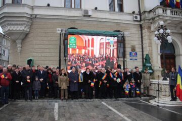 Mii de persoane au sărbătorit Ziua Națională a României în centrul Sucevei