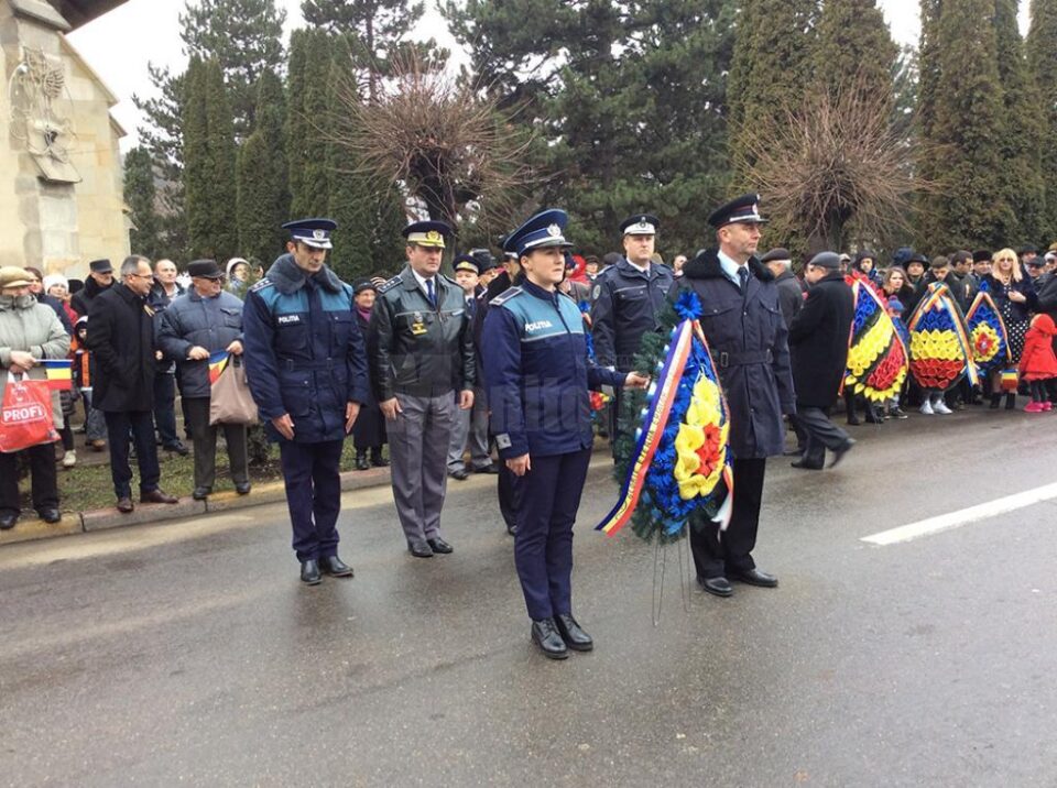 Depuneri de coroane și alocuțiuni la Monumentul Eroilor din Rădăuți