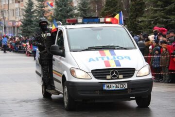 Mii de persoane au sărbătorit Ziua Națională a României în centrul Sucevei