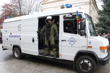 Mii de persoane au sărbătorit Ziua Națională a României în centrul Sucevei