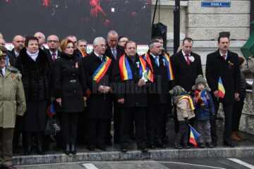 Mii de persoane au sărbătorit Ziua Națională a României în centrul Sucevei