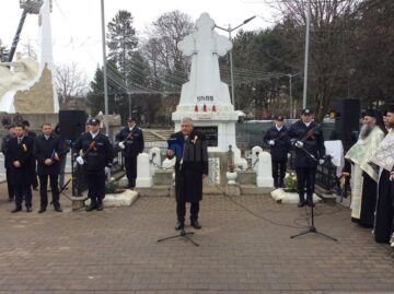 Festivitate cu depuneri de coroane și alocuțiuni la Monumentul Eroilor din Rădăuți
