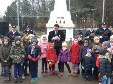 Festivitate cu depuneri de coroane și alocuțiuni la Monumentul Eroilor din Rădăuți