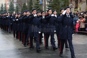 Mii de persoane au sărbătorit Ziua Națională a României în centrul Sucevei
