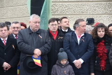 Mii de persoane au sărbătorit Ziua Națională a României în centrul Sucevei