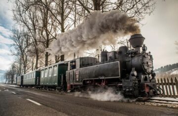 Iubitorii Mocăniței și cei implicați în conservarea căilor ferate turistice din România, la prima întâlnire în Moldovița