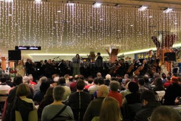 Magia sărbătorilor, trăită în ritmurile muzicii artiștilor Filarmonicii de Stat Botoșani