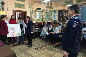 În timpul acțiunii au fost vizionate filme educative și organizate jocuri interactive cu tematică preventivă
