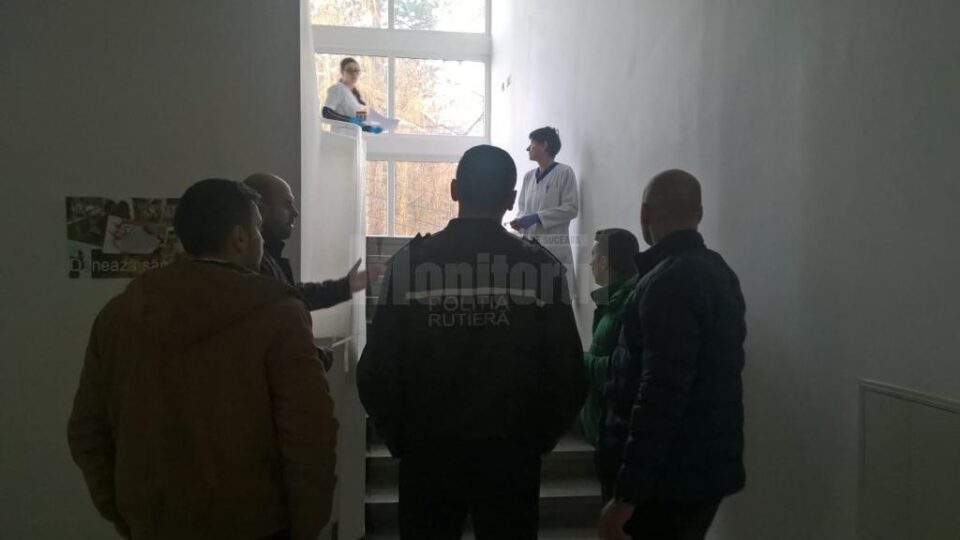 Polițiștii, jandarmii și pompierii suceveni s-au mobilizat miercuri exemplar pentru a dona sânge pentru colegul lor Dan Ciprian Sfichi