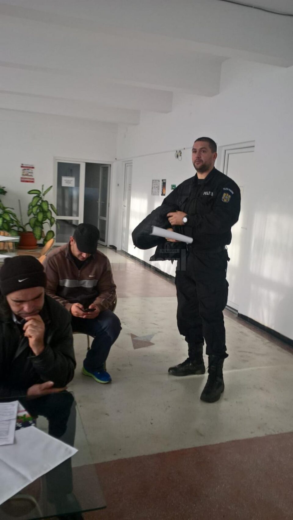 Polițiștii, jandarmii și pompierii suceveni s-au mobilizat miercuri exemplar pentru a dona sânge pentru colegul lor Dan Ciprian Sfichi