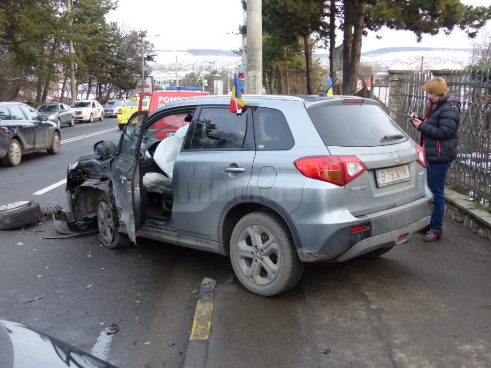Accident cu două autoturisme implicate, miercuri dimineață, pe Calea Unirii