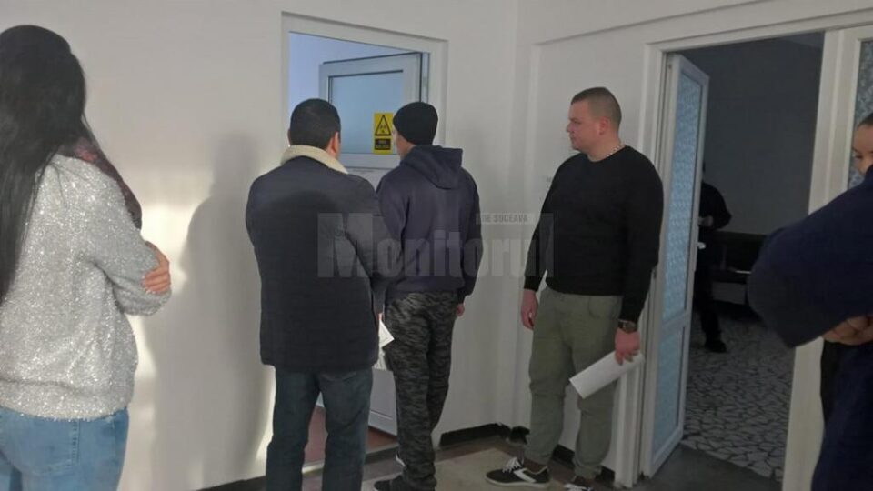 Polițiști, pompieri și jandarmi din toată țara au donat ieri sânge pentru colegul lor sucevean, grav rănit în misiune