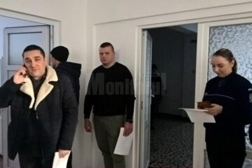 Polițiștii suceveni așteaptă să doneze sânge pentru colegul lor, grav rănit