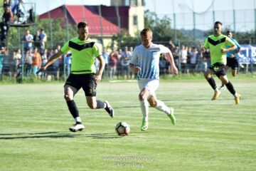 Mateciuc, primul din stânga, și-a încheiat conturile cu Miroslava. Sursă foto sportmoldova.ro Mateciuc, primul din stânga, și-a încheiat conturile cu Miroslava. Sursă foto sportmoldova.ro