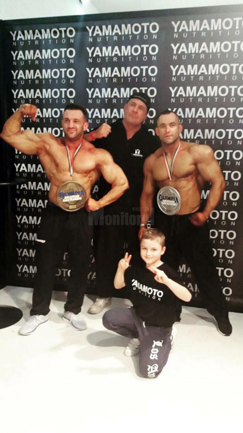 Cristi Tcaciuc și Ciprian Blanariu, alături de antrenorul Mauro Sassi la concursul din Italia Cristi Tcaciuc și Ciprian Blanariu, alături de antrenorul Mauro Sassi la concursul din Italia