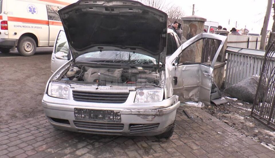 O mamă și copilul ei de 2 ani, implicați într-un accident rutier