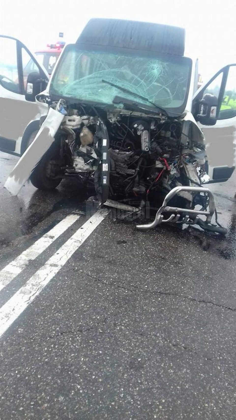 Soferul microbuzului a fost ranit