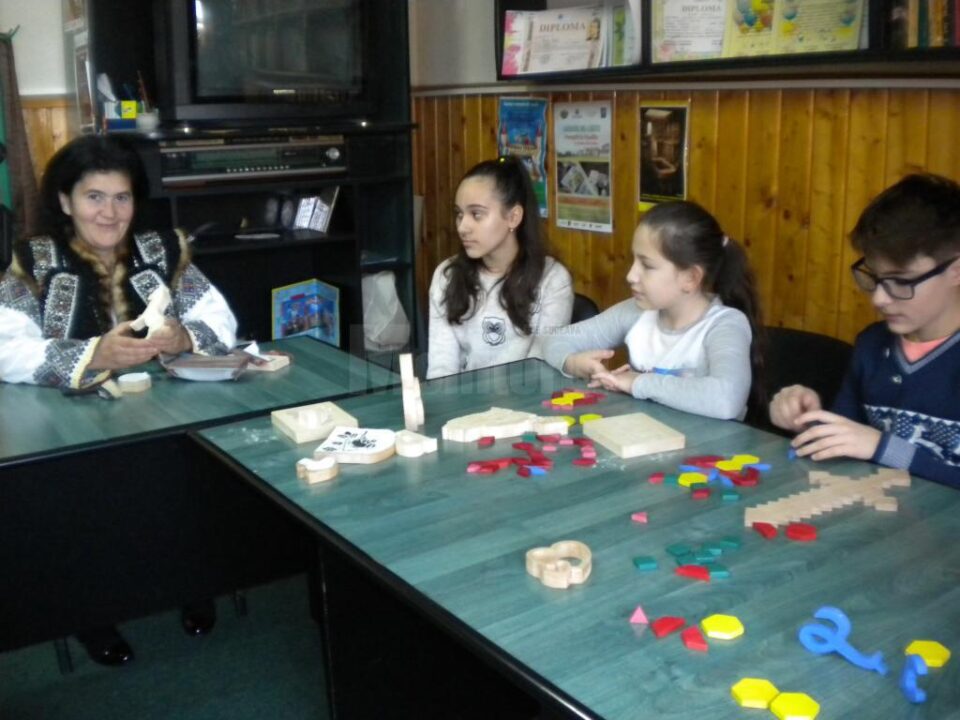 "Povestea jucăriilor din lemn", la Palatul Copiilor Suceava, Foto Antonia Gherghelaș