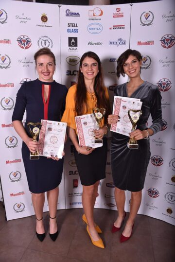 Fetele de aur ale canotajului romanesc Viviana Bejinariu, Gianina Beleaga și Ionela Lehaci. Foto: Artistul