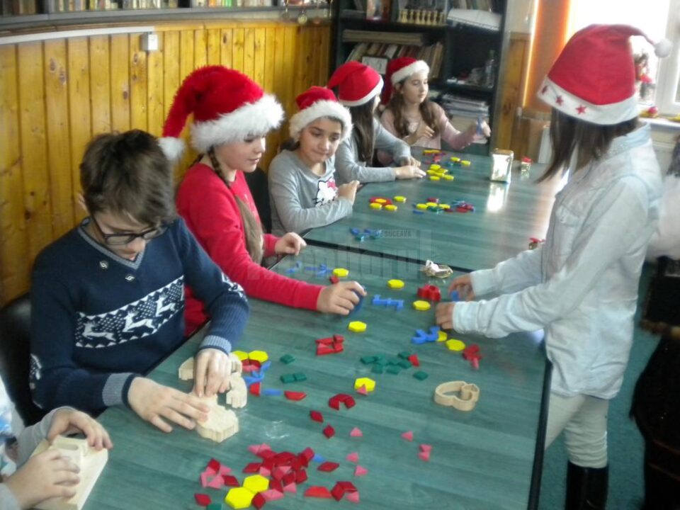 "Povestea jucăriilor din lemn", la Palatul Copiilor Suceava, Foto Antonia Gherghelaș