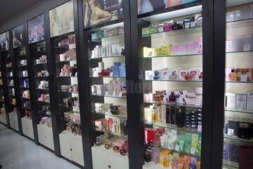Eleganță și bun-gust la redeschiderea magazinului Parfums de Sofia din complexul Bucovina