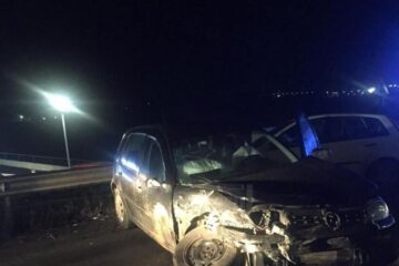 Două autoturisme au intrat în coliziune la Șcheia