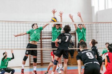 CSS Nicu Gane Fălticeni (verde) s-a impus în fața sucevenilor de la LPS. Foto Codrin Anton