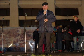 Primarul Ion Lungu l-a chemat pe Moș Crăciun să împartă miile de cadouri