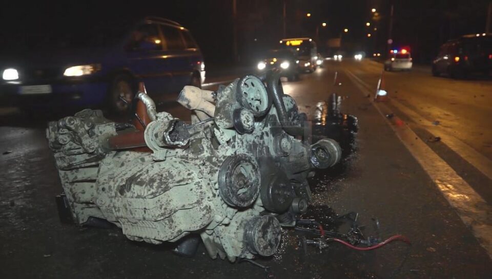 Motorul a ajuns în mijlocul arterei principale a orașului