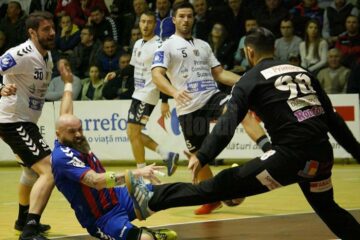 Universitatea pierde în fața liderului, în ultimul meci din 2017