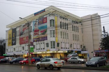 Complexul Comercial Bucovina ar putea fi cumpărat de omul de afaceri fălticenean Ioan Păiuș