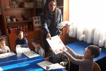 Amplă acțiune pentru creșterea gradului de siguranță a elevilor, desfășurată de polițiștii din Gura Humorului