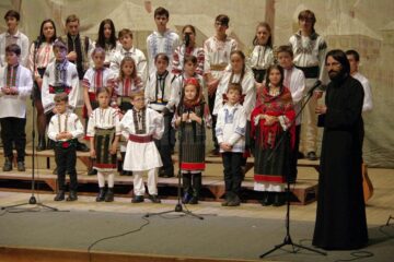 Concert de colinde cu sală plină și aplauze îndelungi, la Casa de Cultură a Sindicatelor Suceava