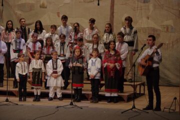 Concert de colinde cu sală plină și aplauze îndelungi, la Casa de Cultură a Sindicatelor Suceava