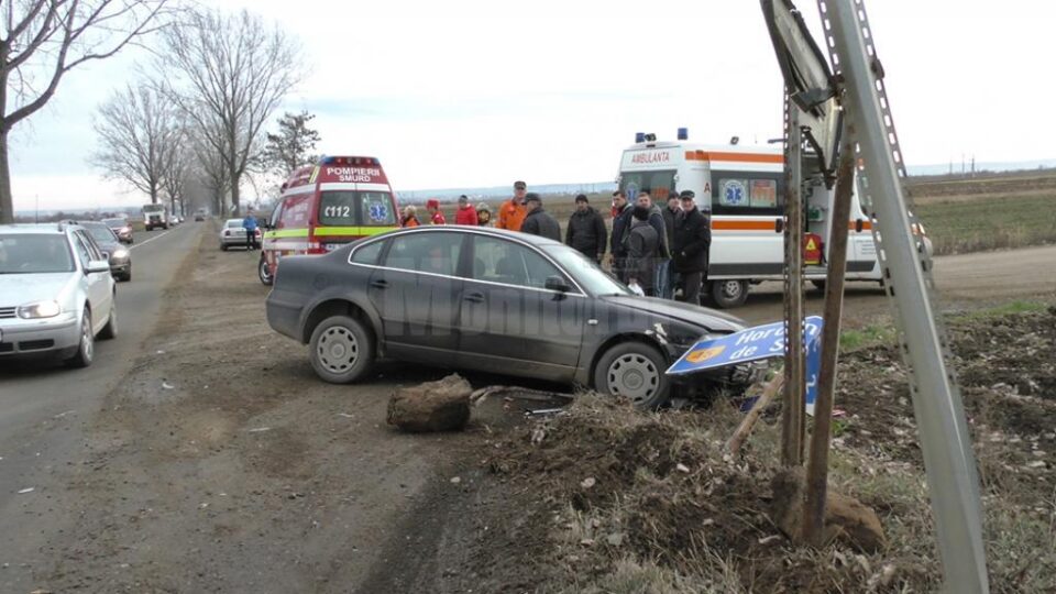 Accident rutier cu trei autoturisme implicate, pe DN 17A