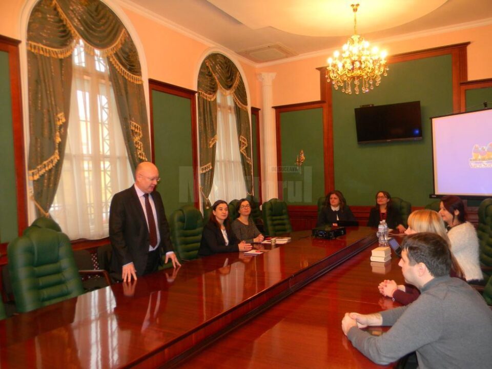 Lectoratul de limbă română al USV de la Cernăuți a organizat vineri o nouă masă rotundă internațională