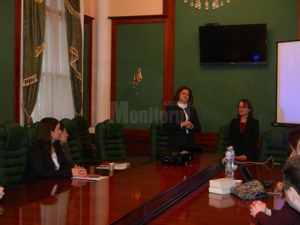 Lectoratul de limbă română al USV de la Cernăuți a organizat vineri o nouă masă rotundă internațională