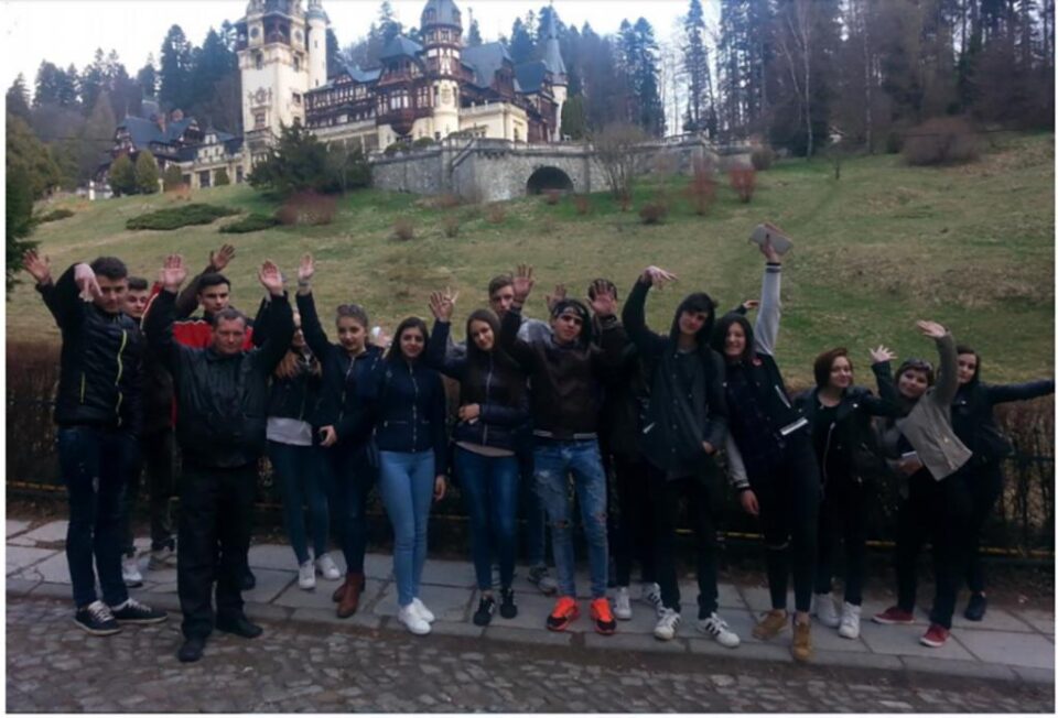 Proiectul „Educație-Valori-Modele”, al Colegiului Mihai Băcescu Falticeni