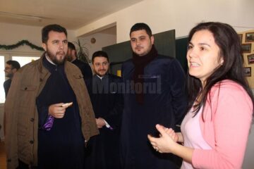 Concert de colinde și cadouri pentru beneficiarii Centrului de Recuperare Mitocu Dragomirnei