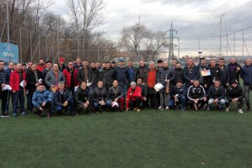 Fotografie de grup realizată la încheierea ediției a X-a a Campionatului de old-boys