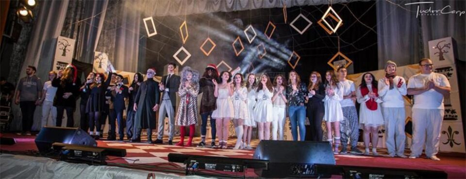 Christmas with the Addams, spectacolul pus în scenă de elevii de la Colegiul "Petru Rareș" Suceava