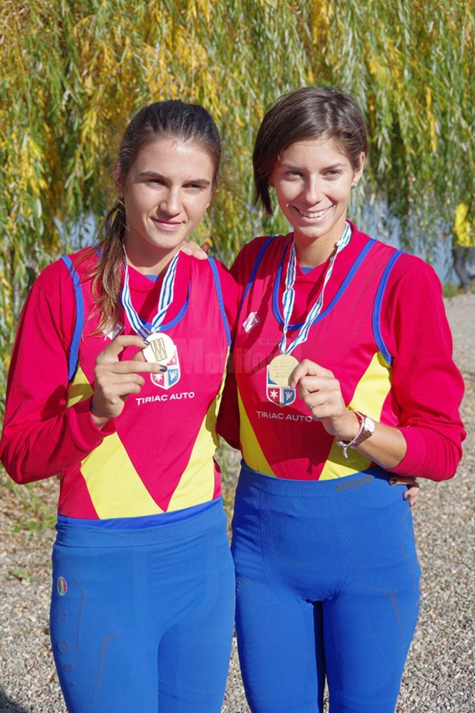 Ionela Lehaci și Gianina Beleagă cu medaliile de aur obținute la Campionatul Mondial de Seniori de la Sarasota, din SUA