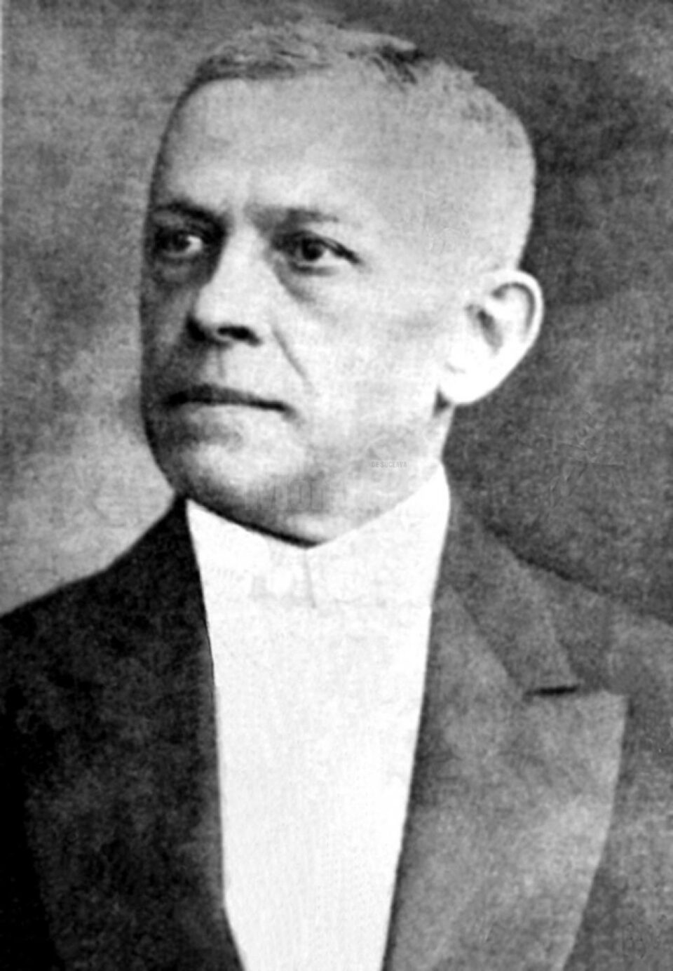 O statuie a lui Iancu Flondor ar putea fi amplasată în Alba Iulia