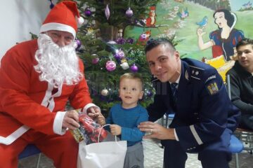 Moș Crăciun Brian Douglas și comisarul Ionuț Epureanu