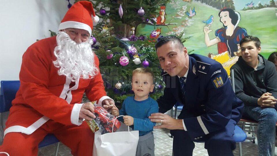 Moș Crăciun Brian Douglas și comisarul Ionuț Epureanu