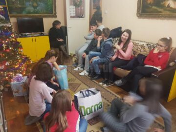 Ipoteștiul a ”adoptat” Centrul de plasament ”Floare de colț” din Dorohoi