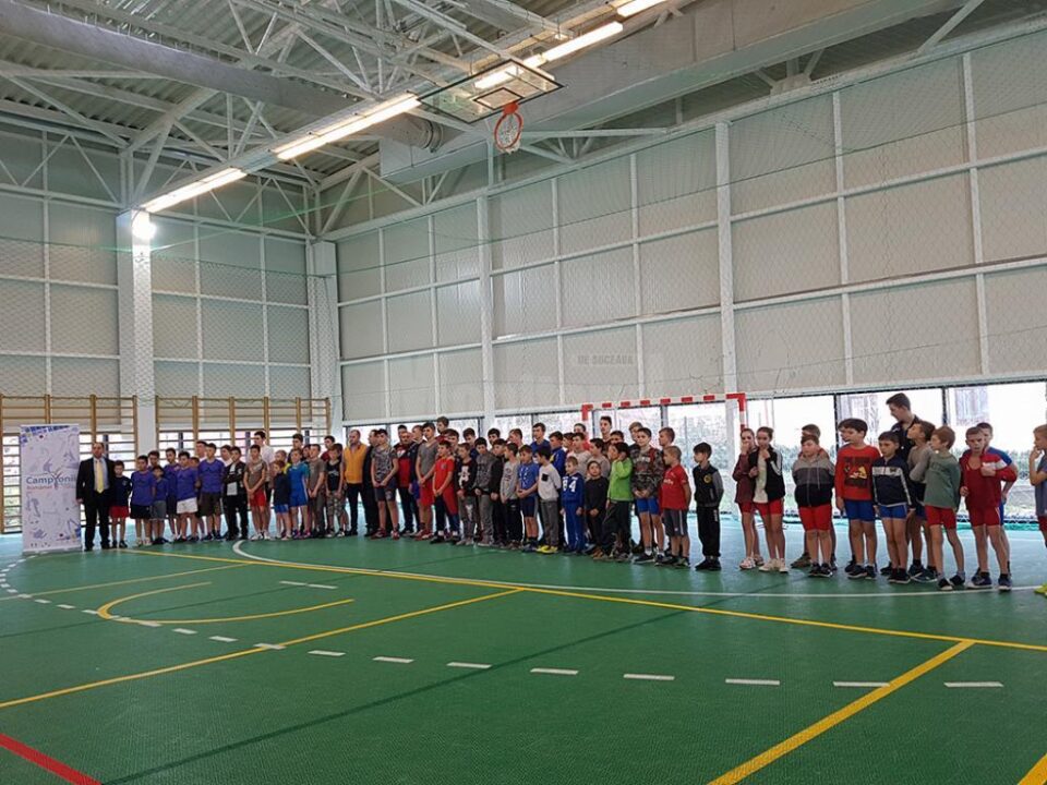 Sala de sport din Dumbrăveni a găzduit o interesantă competiție de lupte